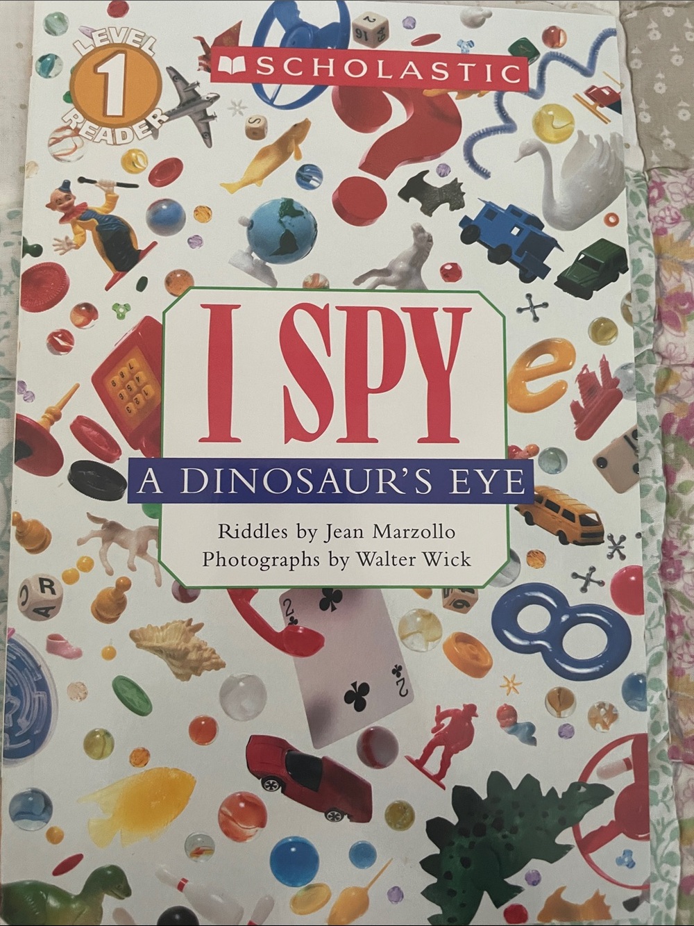 Level 1 reader I SPY: A Dinosaur's Eye — Red, Blue, Green, Yellow Cover